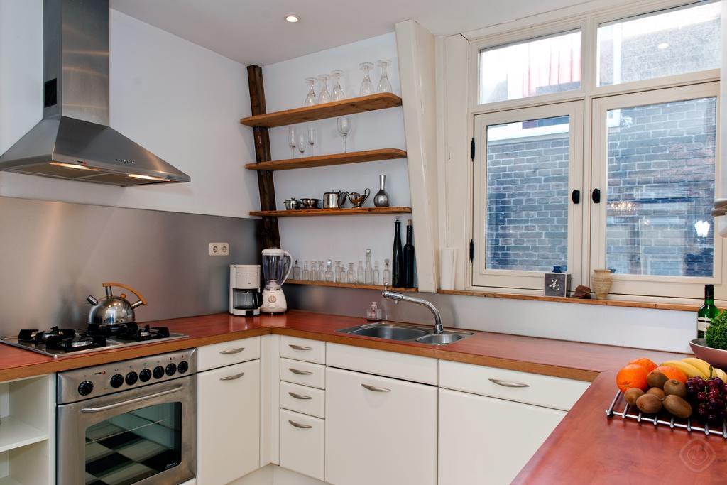 Canal Holiday Apartment Amsterdam Pokój zdjęcie